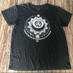 🌺🌺UO Lotus shirt🌺🌺